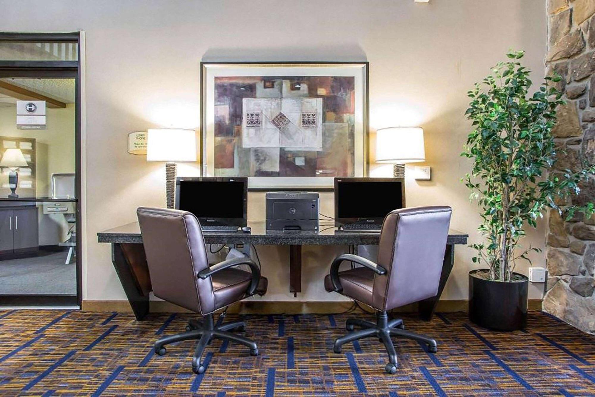 Howard Johnson By Wyndham Merrillville Bagian luar foto